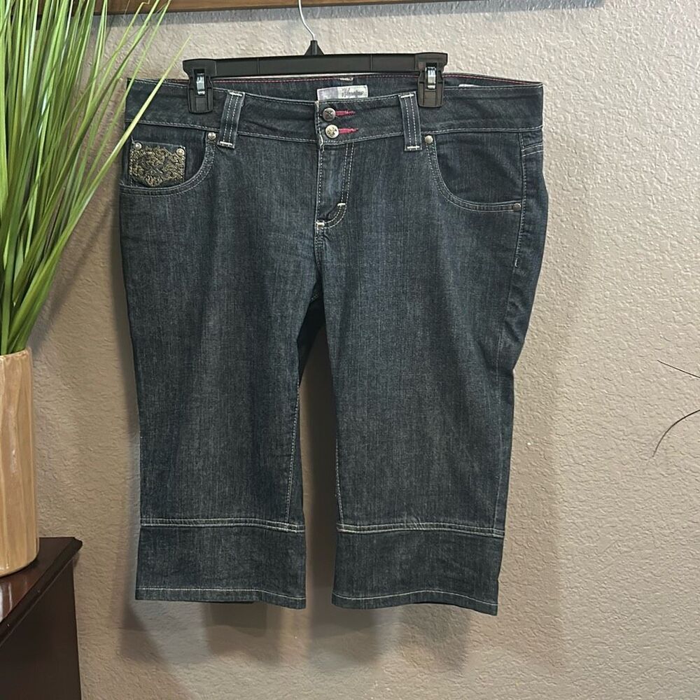 B2/3 Houston, low rise, crop denim blue jeans, size 11 regular